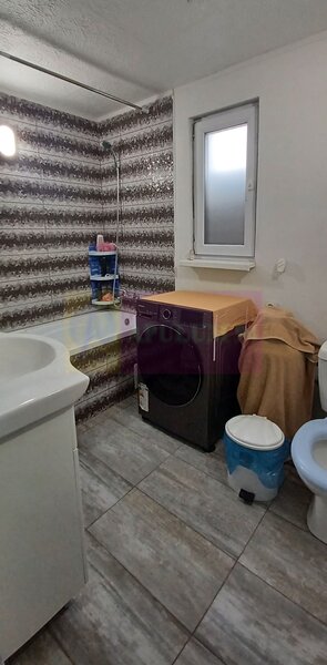 Sabareni, casa 2 camere, baie, bucatarie, terasa, magazie
