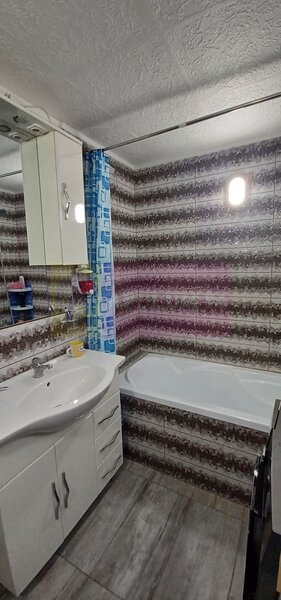 Sabareni, casa 2 camere, baie, bucatarie, terasa, magazie